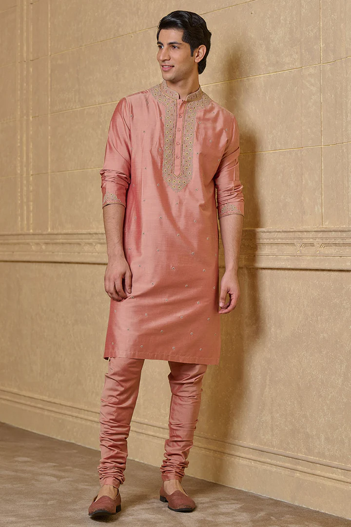 Pink Kurta Set With Thread Embroidery Details - Image 2