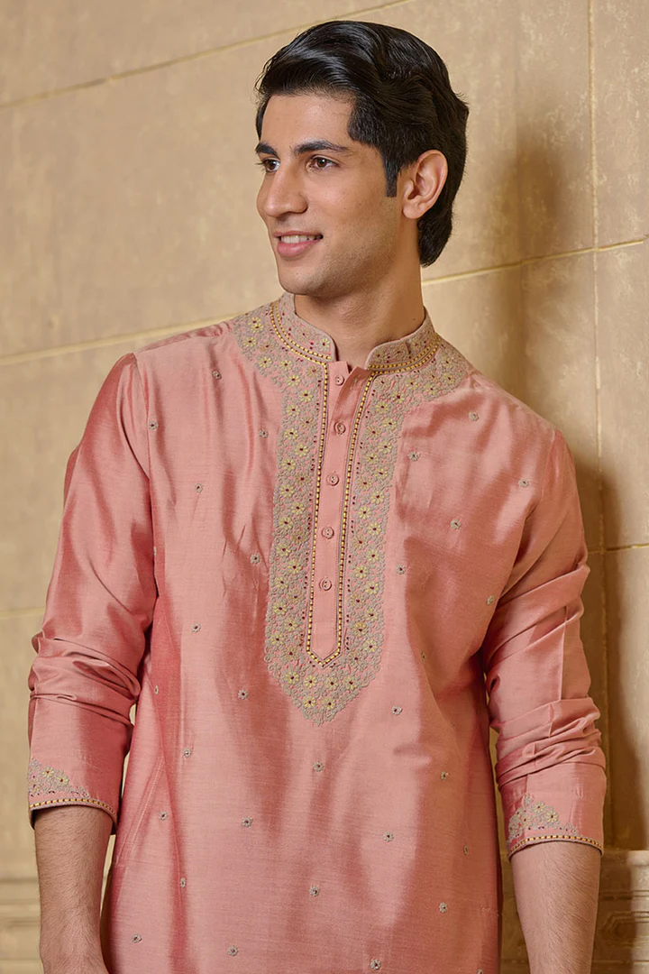Pink Kurta Set With Thread Embroidery Details - Image 3