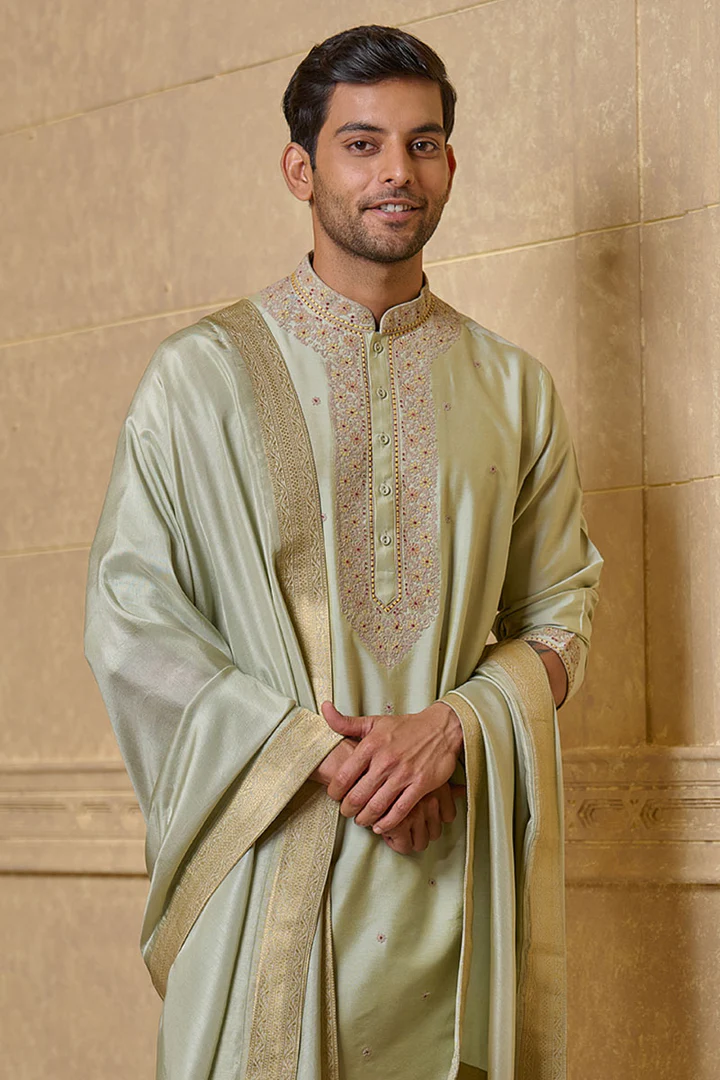 Lt.Olive Kurta Set With Thread Embroidery Details - Image 3