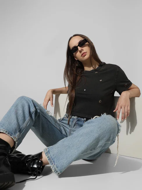 GREY RIVET DETAIL T-SHIRT - Image 2